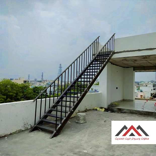 تركيب درج حديد للسطح الخبر